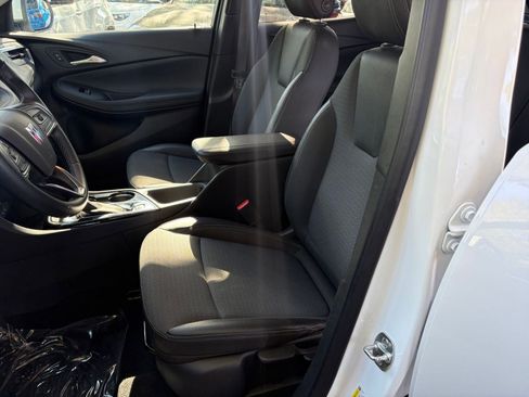 Used 2025 Buick Encore GX Preferred FWD image 25
