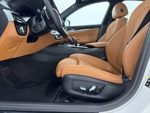 Certified 2023 BMW 530i xDrive w/ Premium Package AWD/4WD image 14