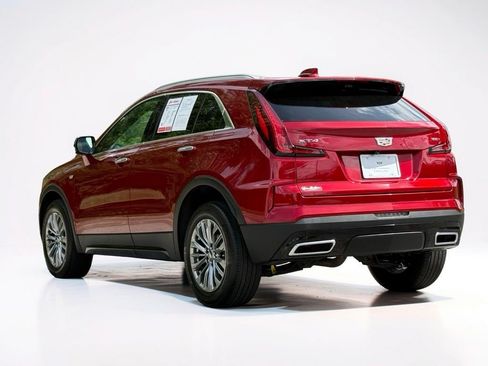 Certified 2024 Cadillac XT4 Premium Luxury w/ Technology Package FWD image 9