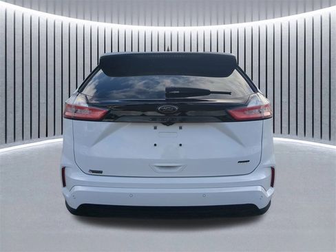 Used 2022 Ford Edge SE w/ Black Appearance Package image 6