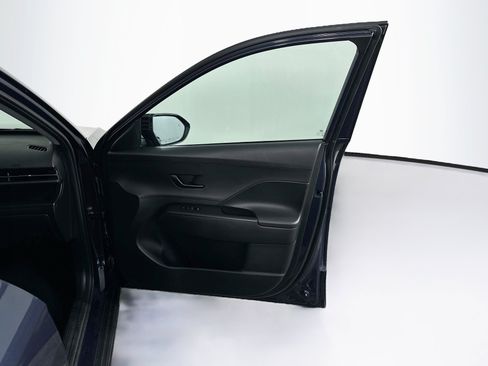 Used 2025 Hyundai Kona SEL FWD image 33
