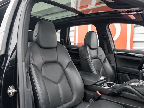 Used 2015 Porsche Cayenne S AWD/4WD image 31