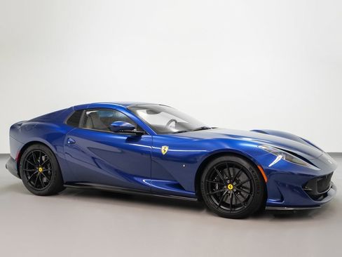 Certified 2021 Ferrari 812 GTS Base image 6