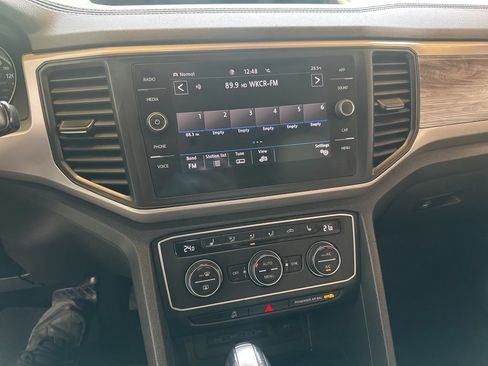 Used 2020 Volkswagen Atlas Cross Sport SE w/ Panoramic Sunroof Package AWD/4WD image 25