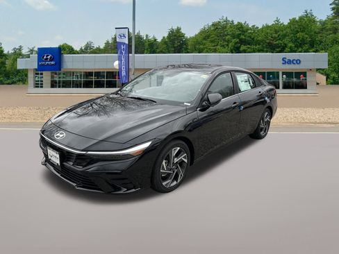 New 2025 Hyundai Elantra Limited FWD image 2