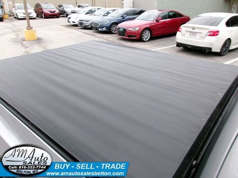 Used 2016 Toyota Tacoma TRD Off-Road w/ Exterior Package image 15