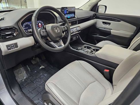 Used 2023 Honda Pilot Elite image 2