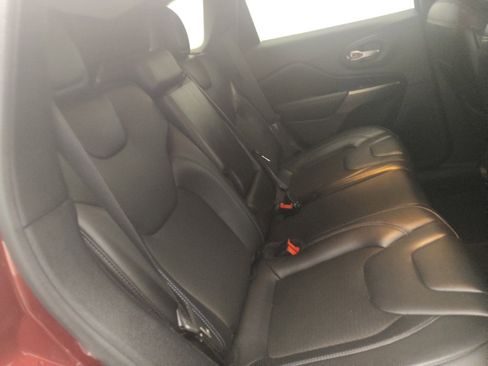 Used 2020 Jeep Cherokee Latitude Plus FWD image 19