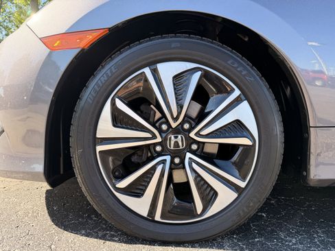 Certified 2017 Honda Civic EX-L image 10