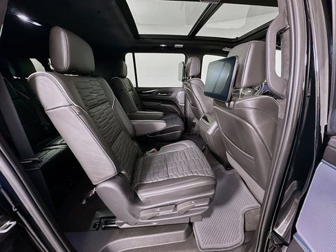 Used 2024 Cadillac Escalade ESV V w/ LPO, ONYX Package AWD/4WD image 30