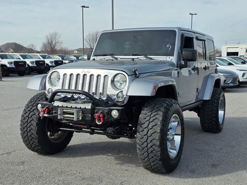 Used 2014 Jeep Wrangler Unlimited Sport image 3
