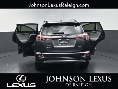 Used 2017 Toyota RAV4 XLE FWD image 35
