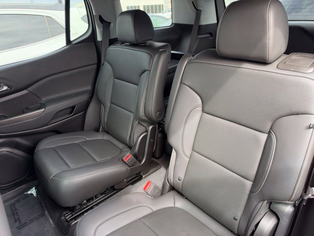 Used 2023 GMC Acadia SLT w/ Elevation Edition AWD/4WD image 32
