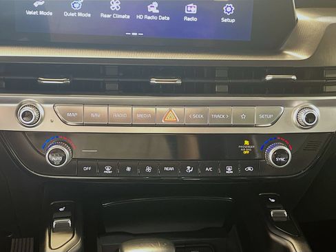 Used 2024 Kia Telluride S w/ S Sunroof Package AWD/4WD image 16