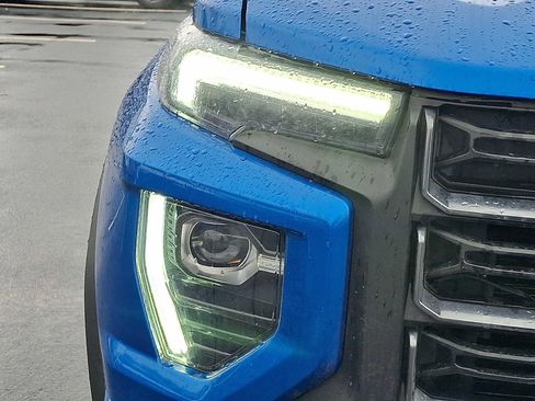 Used 2023 GMC Canyon AT4 w/ AT4 Premium Package image 9