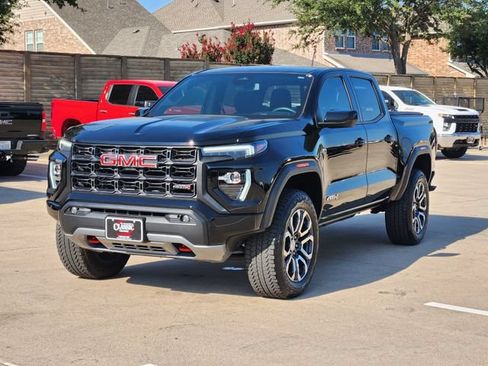 Used 2024 GMC Canyon AT4 w/ AT4 Premium Package AWD/4WD image 11