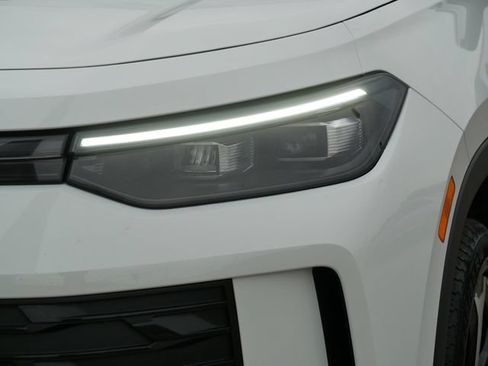 Certified 2026 Volkswagen Tiguan SE AWD/4WD image 10
