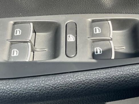 Used 2017 Volkswagen Jetta SEL image 24