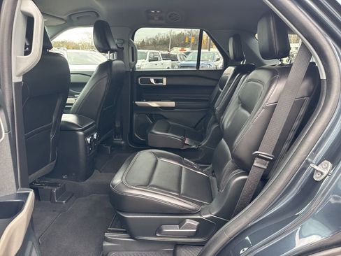 Used 2022 Ford Explorer XLT w/ Equipment Group 202A image 26