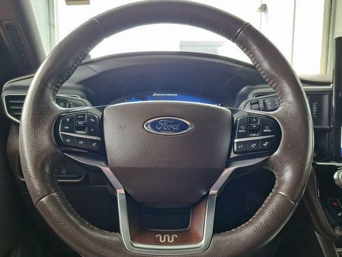 Used 2022 Ford Explorer King Ranch w/ Premium Technology Package AWD/4WD image 10