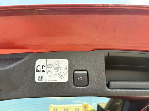 Used 2020 Ford Escape Titanium AWD/4WD image 11