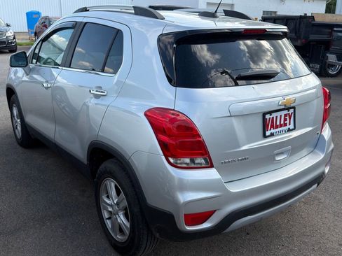 Used 2020 Chevrolet Trax LT w/ LT Convenience Package AWD/4WD image 4