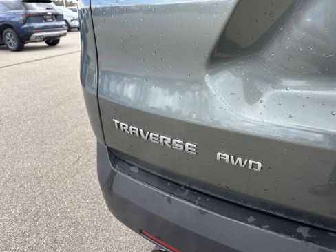 Used 2023 Chevrolet Traverse LT AWD/4WD image 5