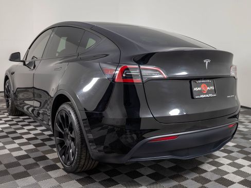 Used 2024 Tesla Model Y Long Range AWD/4WD image 5
