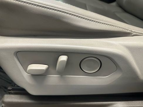 Used 2023 GMC Sierra 1500 SLT w/ SLT Convenience Package image 21