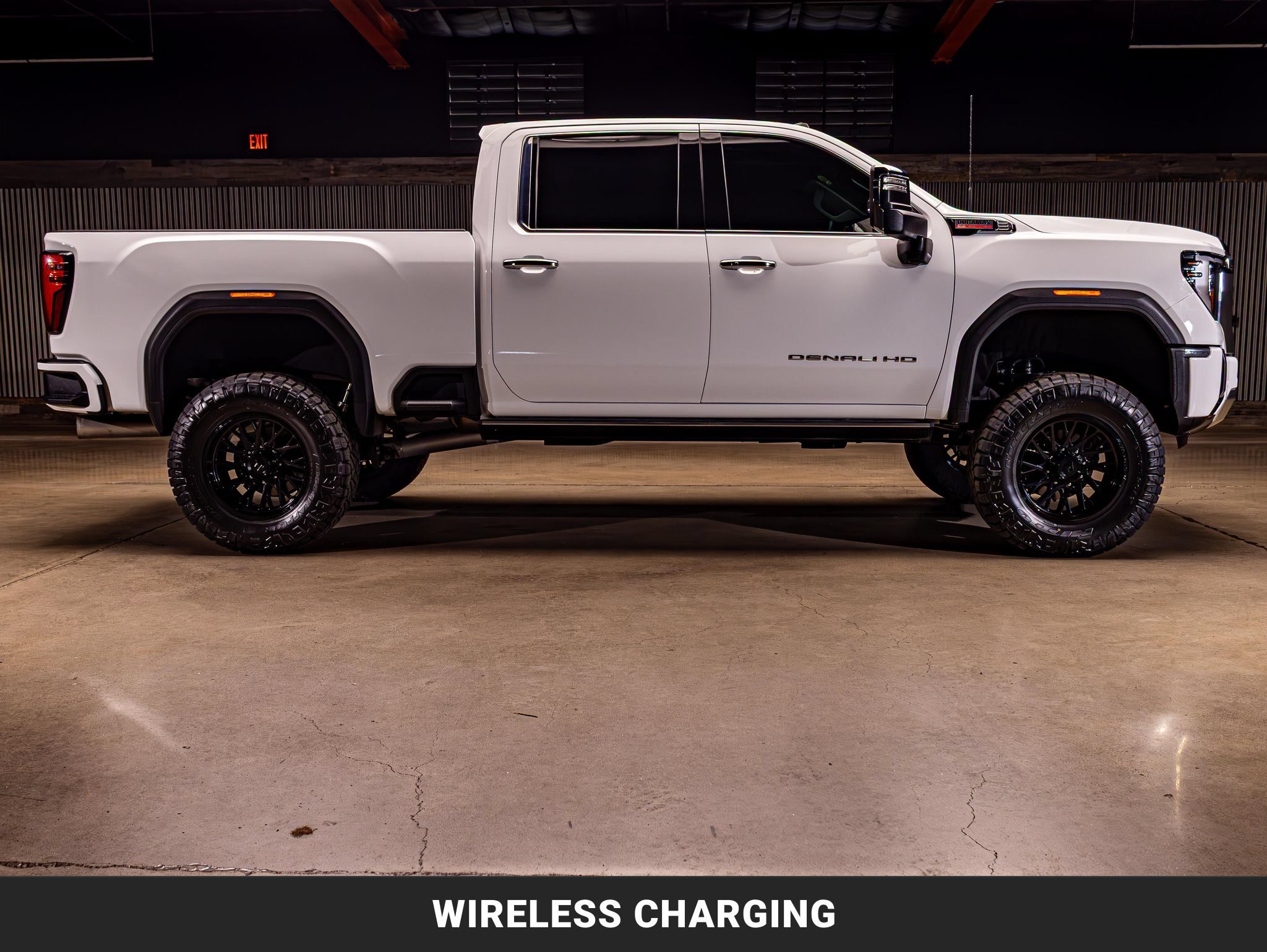 Used 2025 GMC Sierra 2500 Denali w/ Denali Reserve Package AWD/4WD image 11