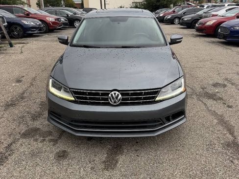 Used 2018 Volkswagen Jetta SE FWD image 10
