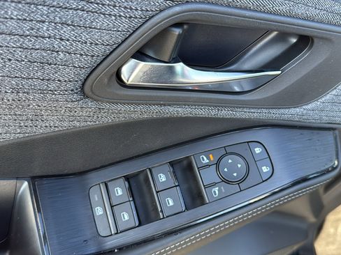 Certified 2023 Nissan Rogue SV image 7