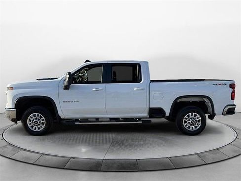 Used 2025 Chevrolet Silverado 2500 LT w/ Convenience Package image 4