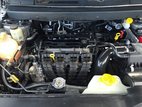 Used 2019 Dodge Journey SE image 18