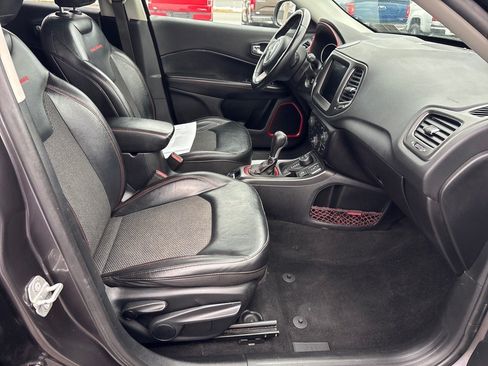 Used 2019 Jeep Compass Trailhawk AWD/4WD image 16