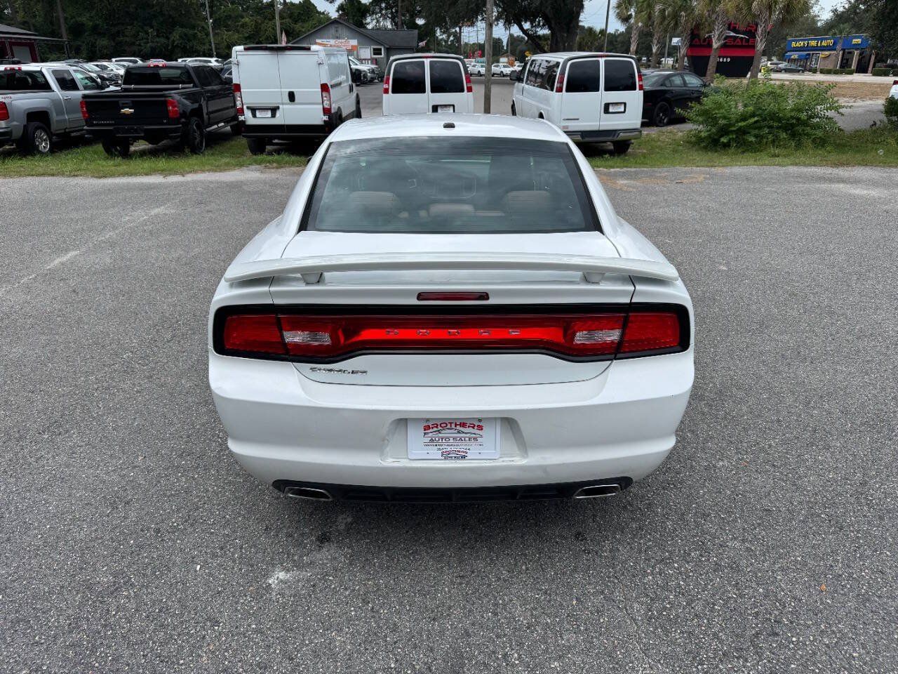 Used 2014 Dodge Charger SE w/ Sport Appearance Group RWD image 5