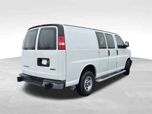 Used 2024 GMC Savana 2500 w/ Driver Convenience Package image 3