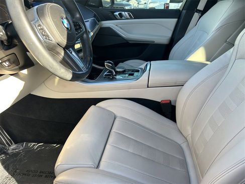 Used 2021 BMW X5 sDrive40i w/ M Sport Package image 11