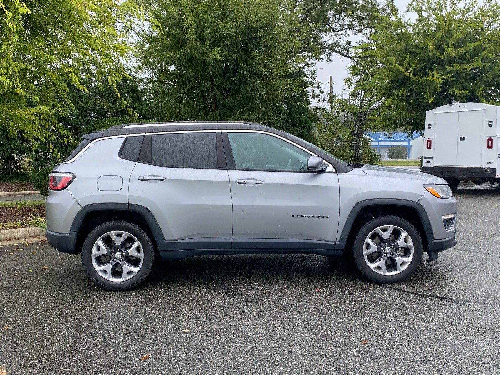 Used 2018 Jeep Compass Limited w/ Safe & Security Group AWD/4WD image 3