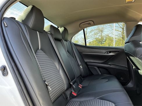 Used 2023 Toyota Camry SE image 26