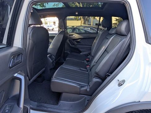 Used 2022 Volkswagen Tiguan SE R-Line image 11