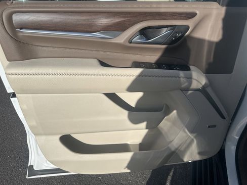 Used 2021 GMC Yukon Denali w/ Denali Premium Package image 16