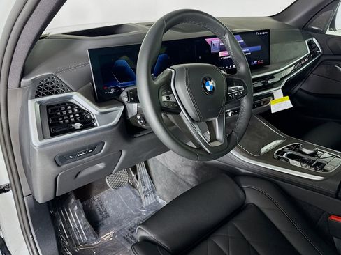 Used 2026 BMW X5 xDrive40i w/ Premium Package image 9