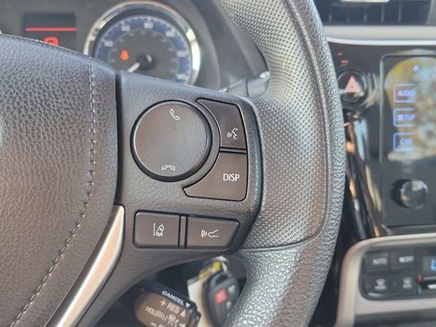 Used 2017 Toyota Corolla LE image 26