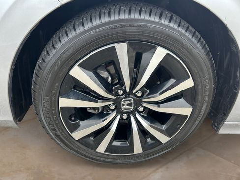 Used 2023 Honda Civic EX image 25