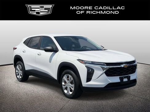 Used 2024 Chevrolet Trax LS FWD image 1