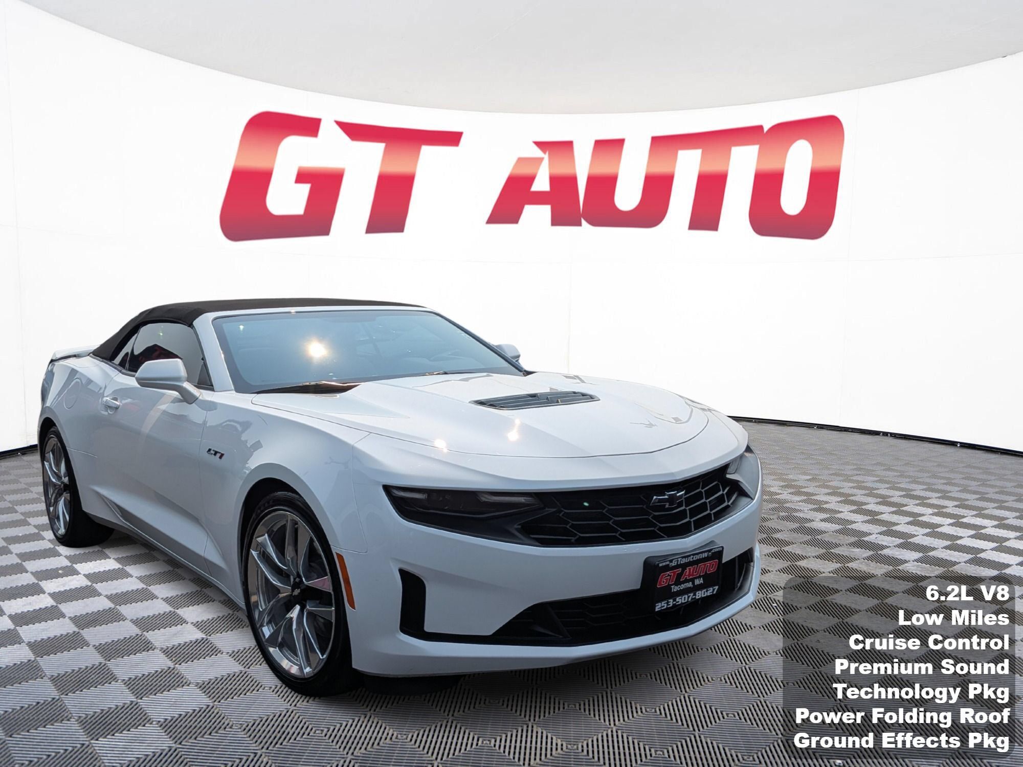 Used 2021 Chevrolet Camaro LT w/ Technology Package RWD image 1