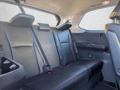 Used 2025 Toyota Grand Highlander AWD image 21