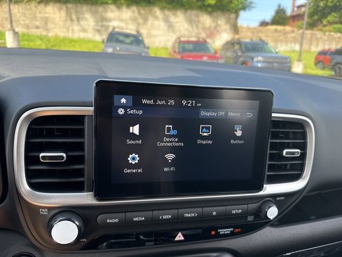 New 2025 Hyundai Venue SEL image 21