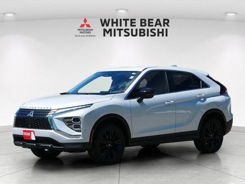 Used 2023 Mitsubishi Eclipse Cross LE AWD/4WD image 2